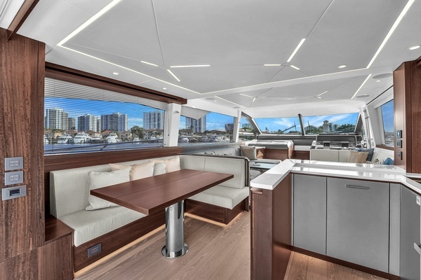 2023 Sunseeker 68