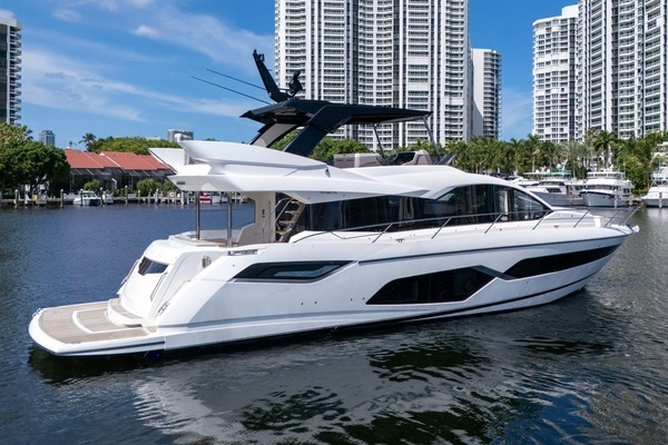2023 Sunseeker 68
