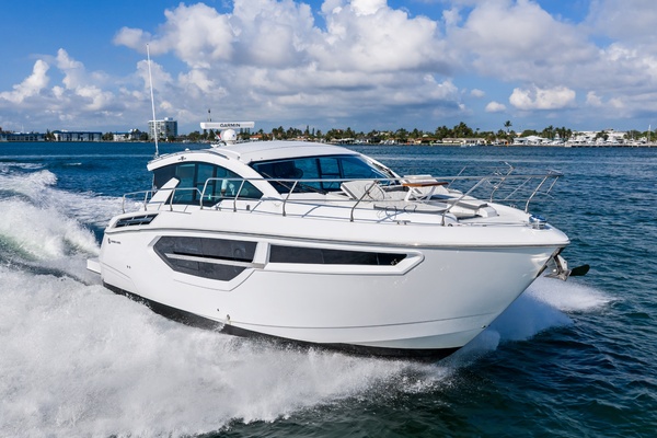 Cruisers 42 SARGAM - Exterior