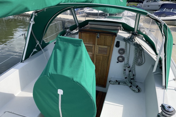 PETIT CHAT 26ft Nonsuch Yacht For Sale
