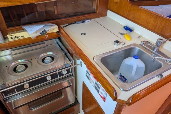 PETIT CHAT 26ft Nonsuch Yacht For Sale