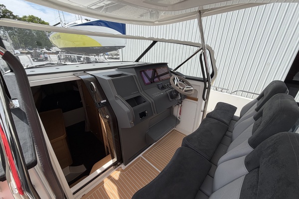 HULL 298 40ft Nimbus Yacht For Sale