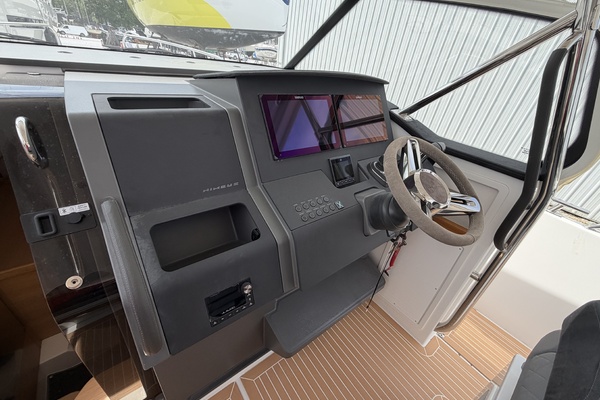HULL 298 40ft Nimbus Yacht For Sale