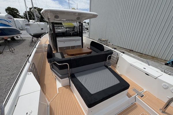 HULL 298 40ft Nimbus Yacht For Sale
