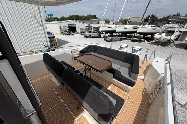 HULL 298 40ft Nimbus Yacht For Sale