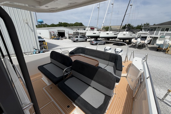 HULL 298 40ft Nimbus Yacht For Sale