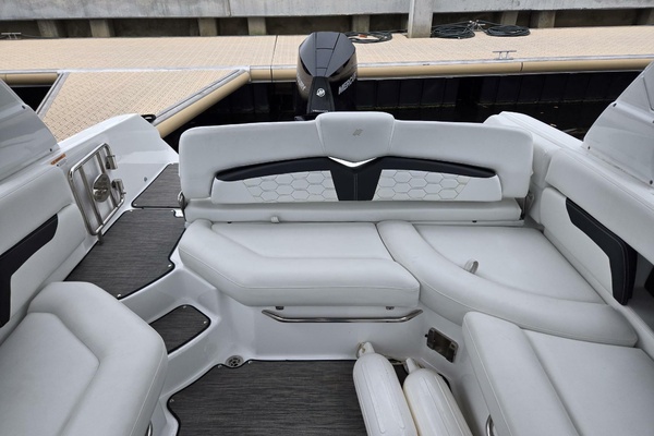 24ft Four Winns Yacht For Sale