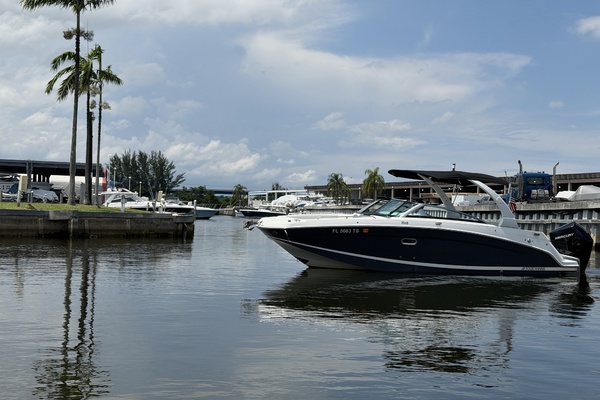 24ft Four Winns Yacht For Sale