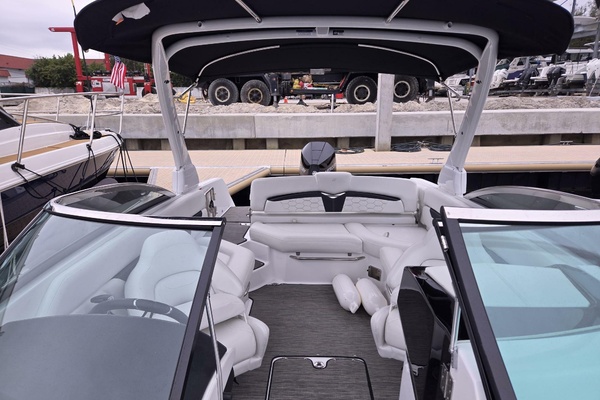 24ft Four Winns Yacht For Sale