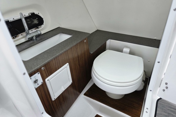 24ft Four Winns Yacht For Sale