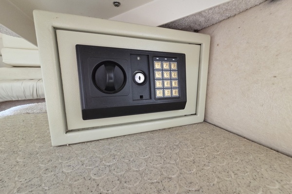 One Love 33ft Sea Ray Yacht For Sale