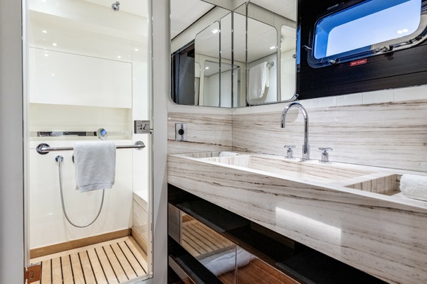CALM 95ft Sanlorenzo Yacht For Sale