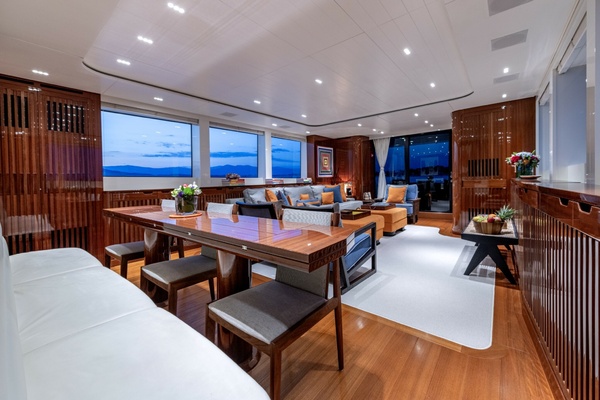 CALM 95ft Sanlorenzo Yacht For Sale