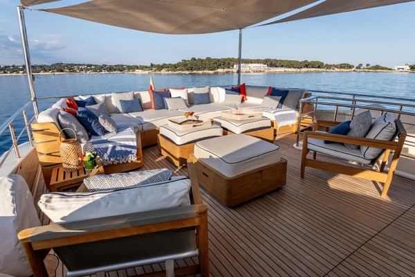 CALM 95ft Sanlorenzo Yacht For Sale