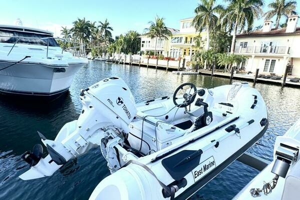 Aquila Power Catamaran Yacht For Sale