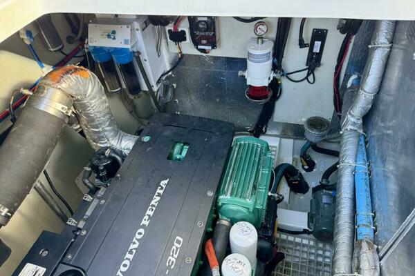 ROOSTERFISH 44ft Aquila Yacht For Sale
