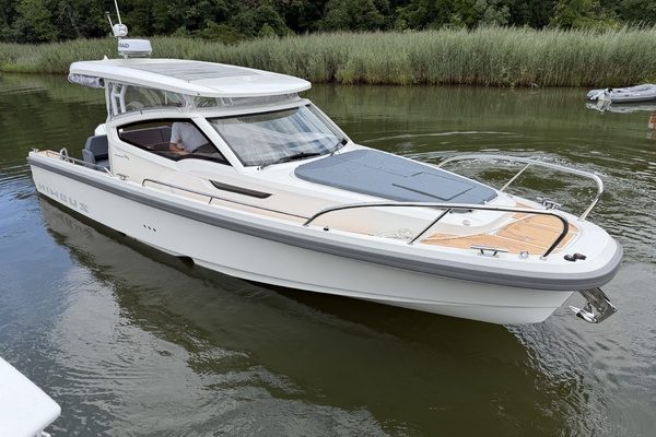W9 327 30ft Nimbus Yacht For Sale