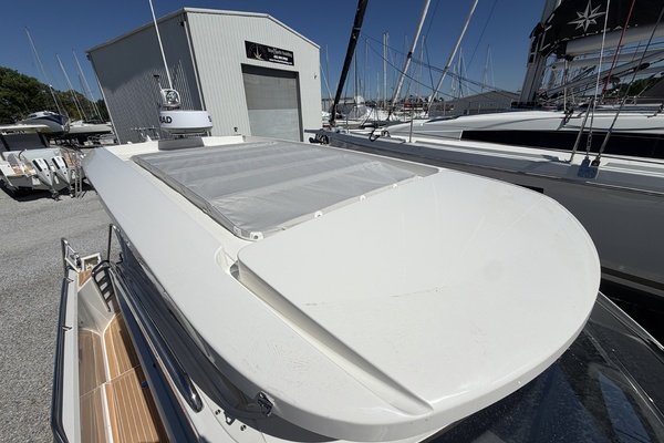 W9 327 30ft Nimbus Yacht For Sale