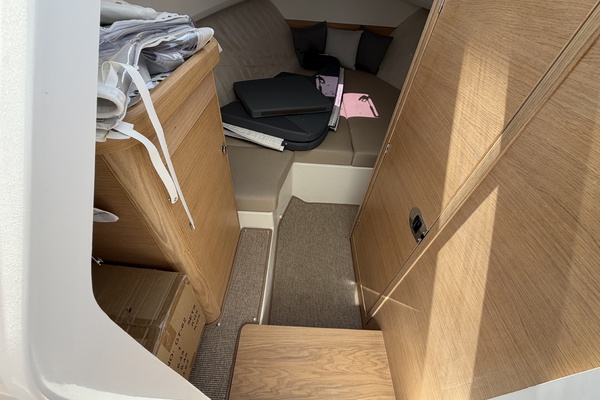 W9 327 30ft Nimbus Yacht For Sale