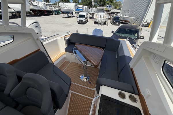 W9 327 30ft Nimbus Yacht For Sale