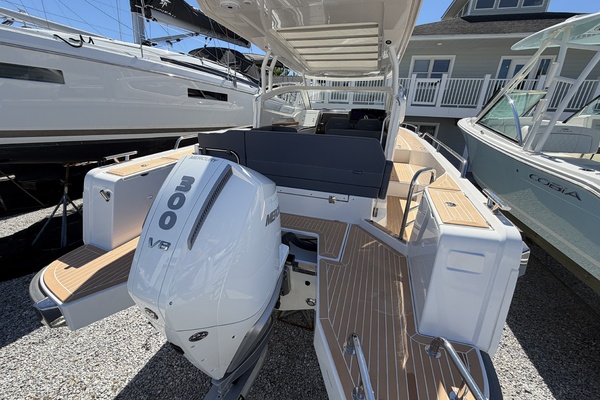 W9 327 30ft Nimbus Yacht For Sale
