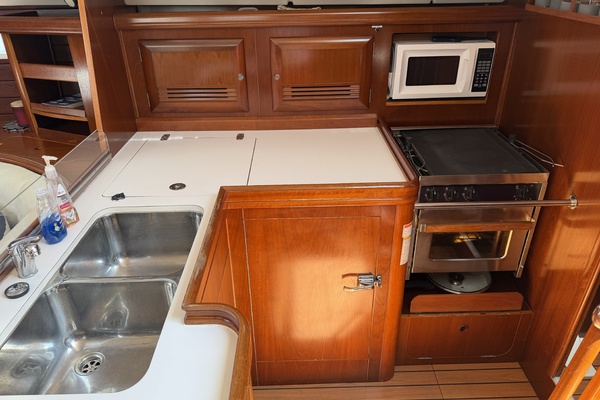 Brer Fox 47ft Beneteau Yacht For Sale