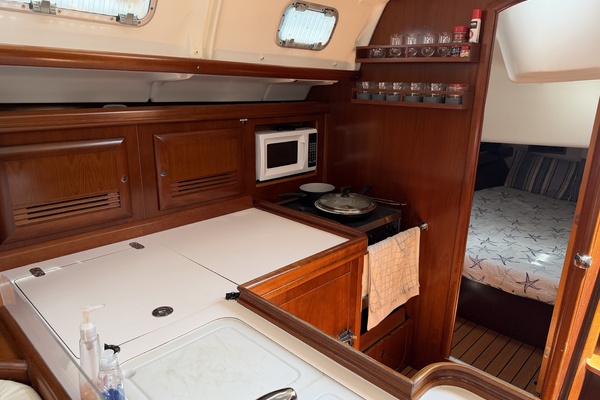 Brer Fox 47ft Beneteau Yacht For Sale