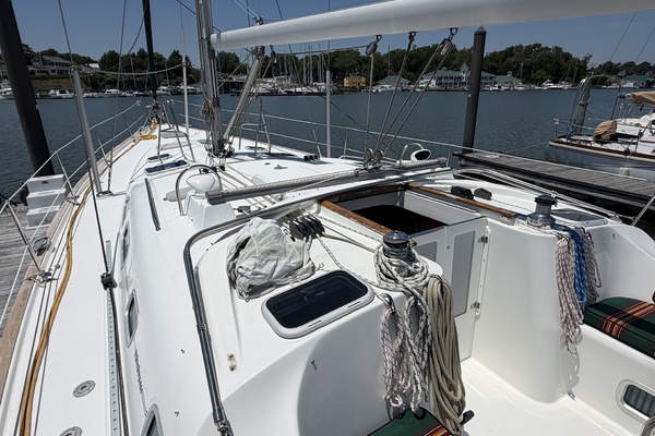 Brer Fox 47ft Beneteau Yacht For Sale
