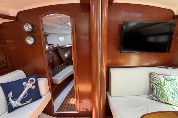 Brer Fox 47ft Beneteau Yacht For Sale
