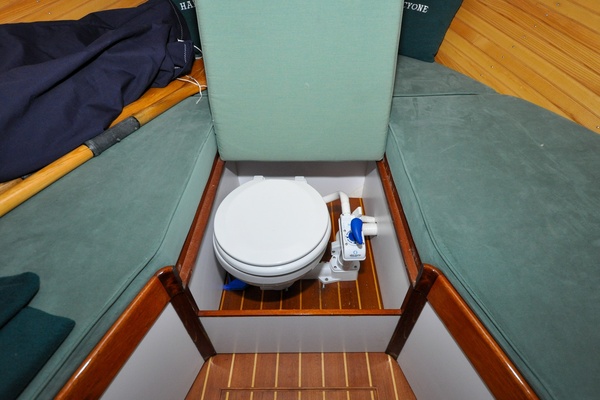 Halcyone 30ft Lyman Morse Yacht For Sale