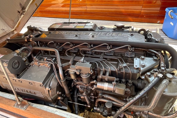 Halcyone 30ft Lyman Morse Yacht For Sale