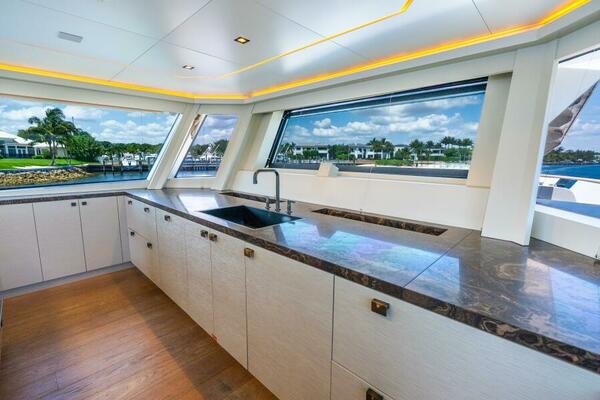 2019Van der Valk 90 ft LeVen 90   LADY SADIE