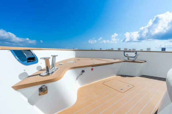 2019 Van der Valk 90