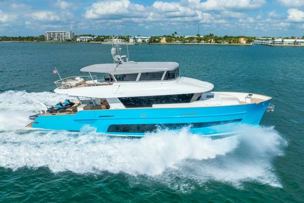 2019 Van der Valk 90