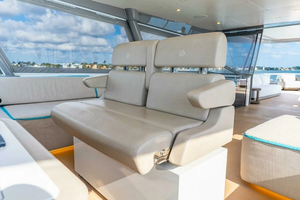 2019 Van der Valk 90