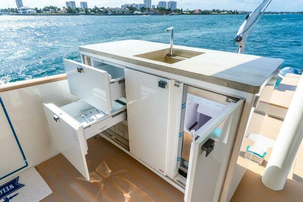 2019Van der Valk 90 ft LeVen 90   LADY SADIE