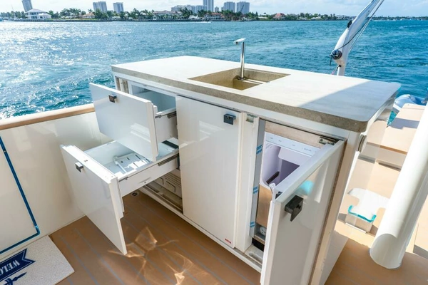 2019 Van der Valk 90