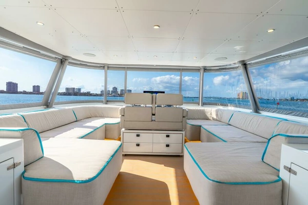 2019 Van der Valk 90