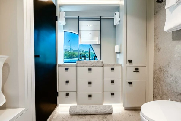 2019 Van der Valk 90