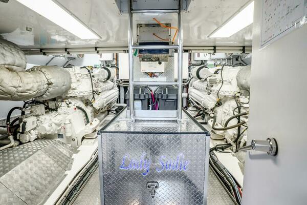 2019Van der Valk 90 ft LeVen 90   LADY SADIE