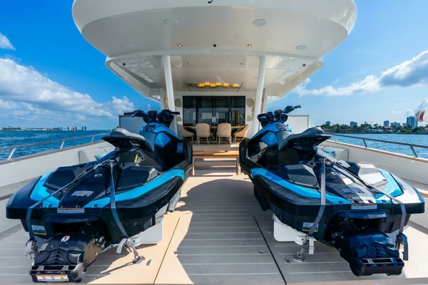 2019 Van der Valk 90