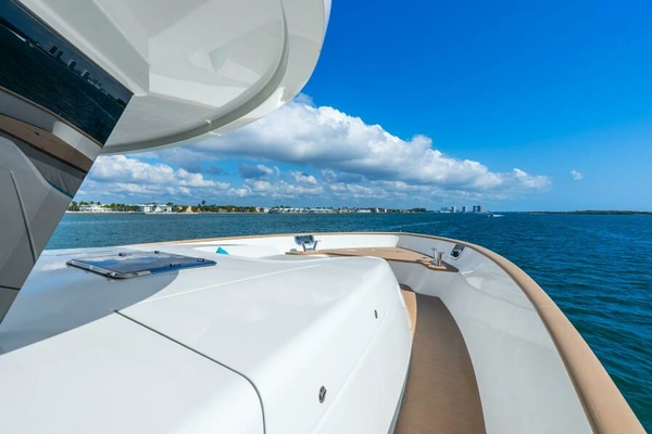 2019 Van der Valk 90
