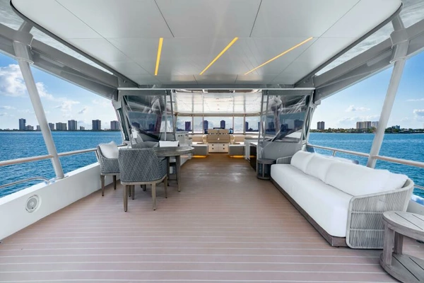 2019 Van der Valk 90