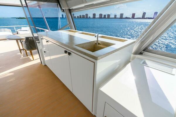 2019Van der Valk 90 ft LeVen 90   LADY SADIE