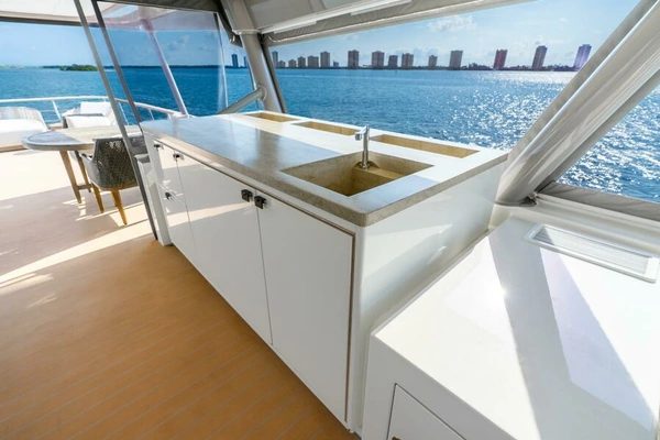 2019 Van der Valk 90