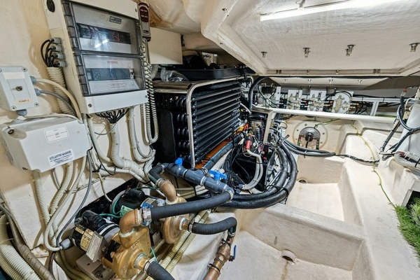 Ferretti Yachts 850 Motoryacht Yacht For Sale