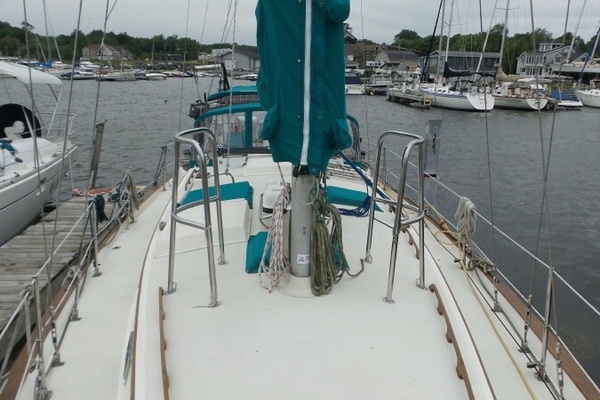 Unabated 42ft Pearson Yacht For Sale