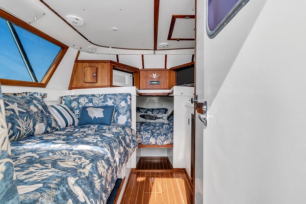 Pic s Kicks 31ft Bertram Yacht For Sale