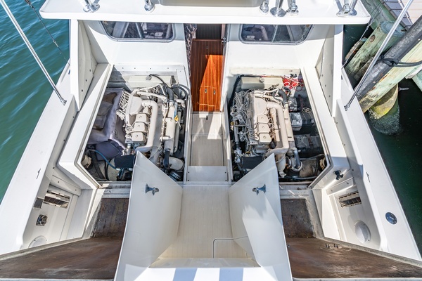 Pic s Kicks 31ft Bertram Yacht For Sale