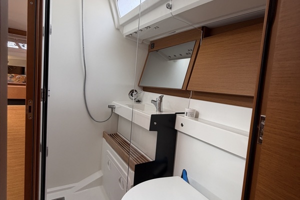 Cinnamon Girl 44ft Jeanneau Yacht For Sale
